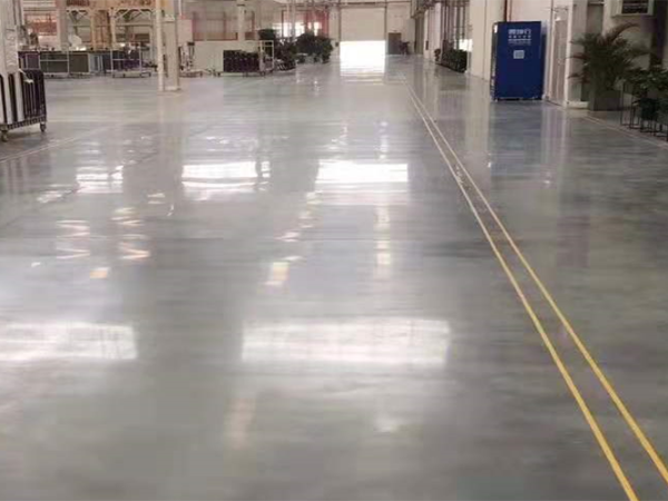 工廠選水泥固化劑地坪廠家要注意哪兩點？