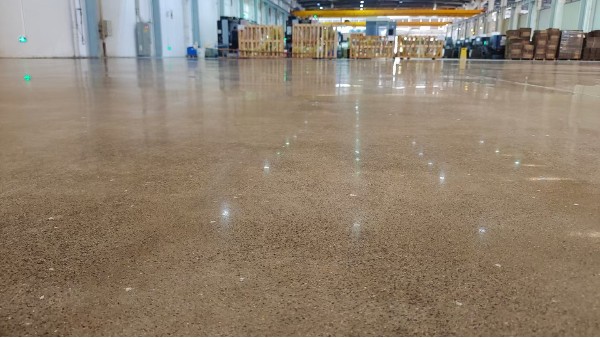 華茂機械采用耐磨固化地坪漆