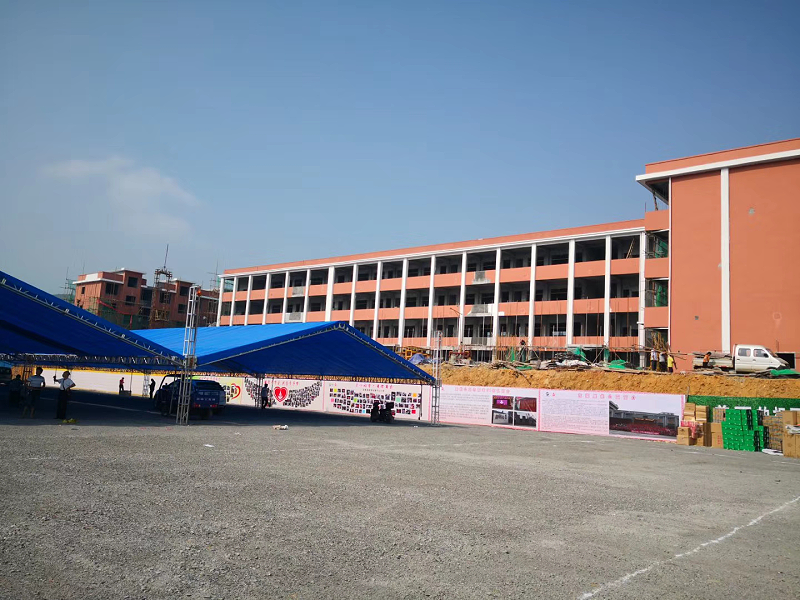 扶貧助學,地衛(wèi)士地坪,地坪漆,固化劑地坪,扶貧