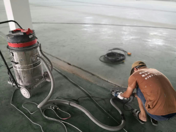 地坪破損怎么辦？正規地坪公司為您提供地坪翻新方案！