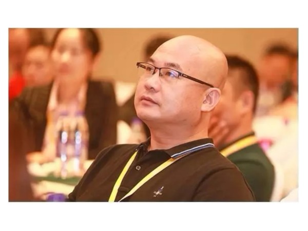 利己先利人，服務筑品牌 —記佛山優石麗建筑材料公司總經理陳文定