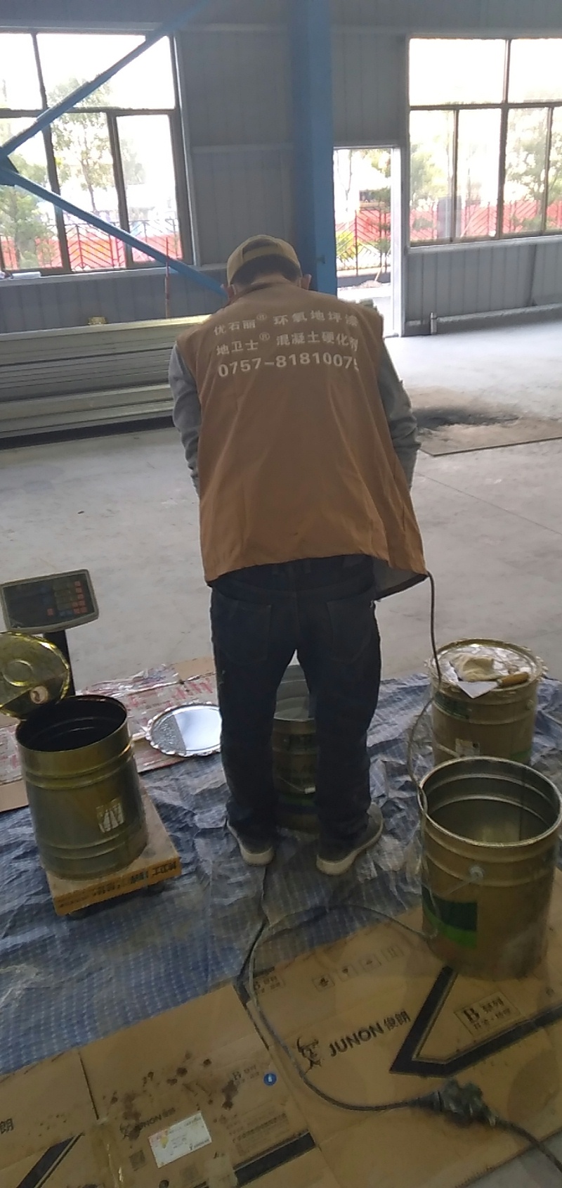 “地衛(wèi)士?地坪”師傅配材料