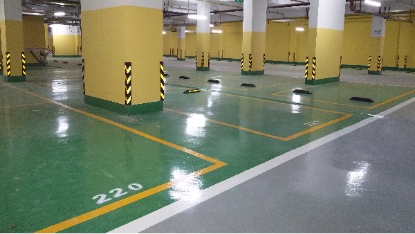 東輝國際地下車庫選用地衛(wèi)士環(huán)氧地坪漆工程
