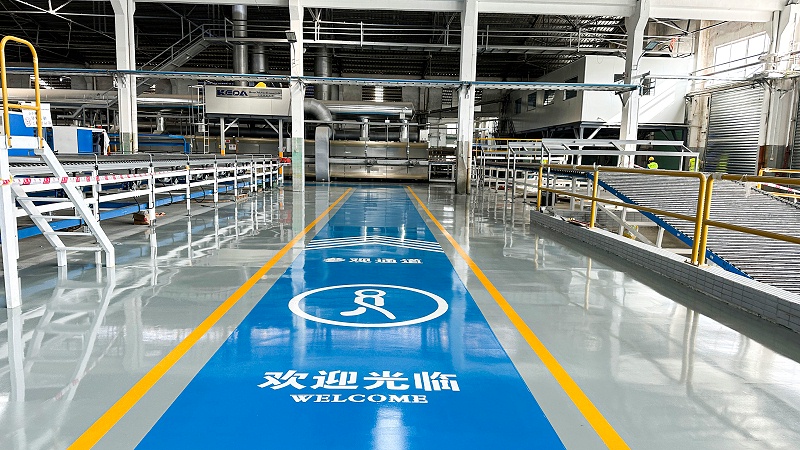 珠海市白兔陶瓷有限公司砂漿鏝面流展型環氧地坪及納米光亮超耐磨完工圖