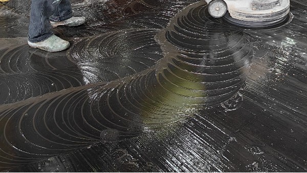 地衛士地坪 |攻克陶瓷壓機車間重油污地面，展現卓越應用實力