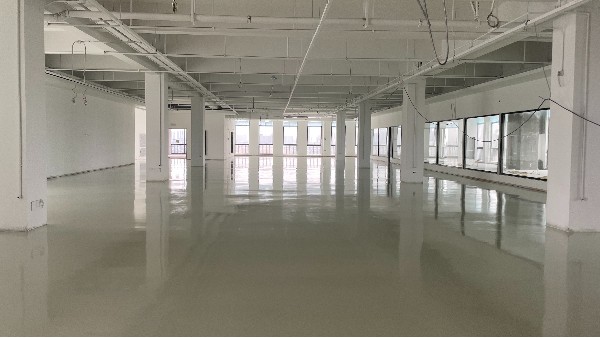 金漢隆機(jī)械制造有限公司選用地衛(wèi)士一體化環(huán)氧地坪漆施工