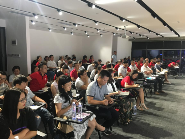 “地衛士地坪”參與牛商匯銷售話術頭腦風爆會議