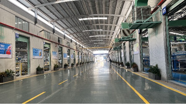 珠海市白兔陶瓷有限公司生產車間選用地衛士鋰基密封固化地坪