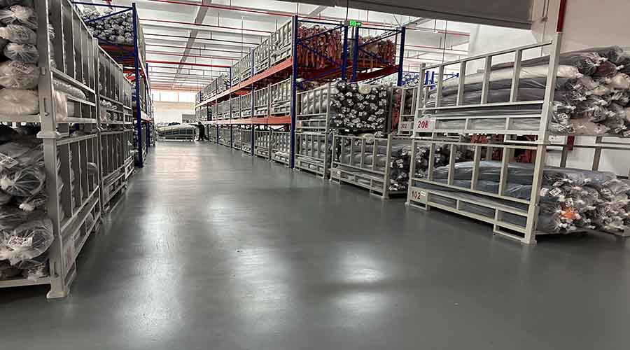 地衛(wèi)士高性能水性聚氨酯砂漿自流平地坪漆在倉(cāng)儲(chǔ)車(chē)間的應(yīng)用 地衛(wèi)士高性能水性聚氨酯砂漿自流平地坪漆在倉(cāng)儲(chǔ)車(chē)間的應(yīng)用