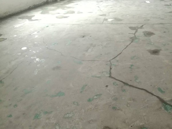 大家知道怎么樣預防混凝土地面開裂嗎？